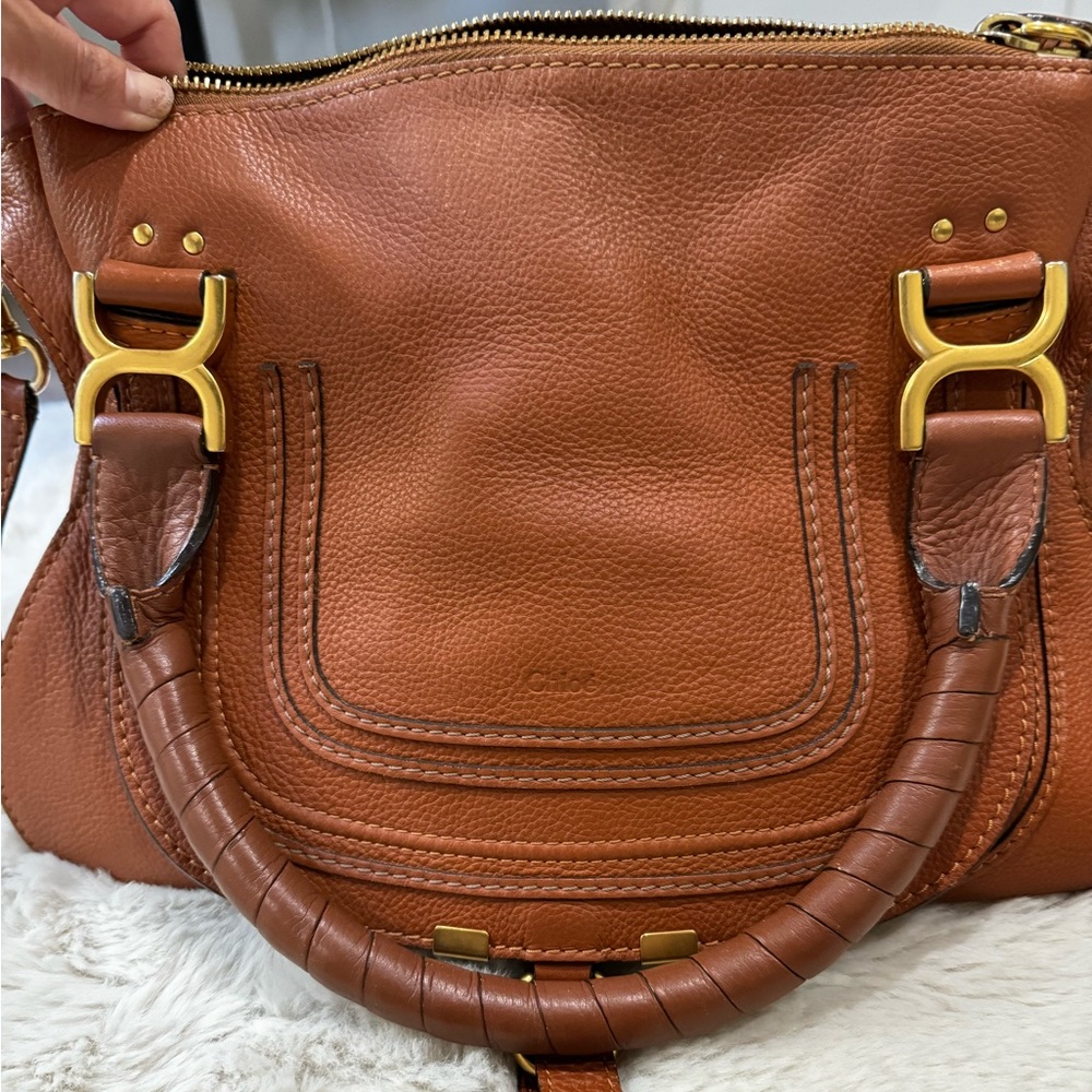Real CHLOE Calfskin Medium Marcie calfskin leather. Has zipper and pocket.